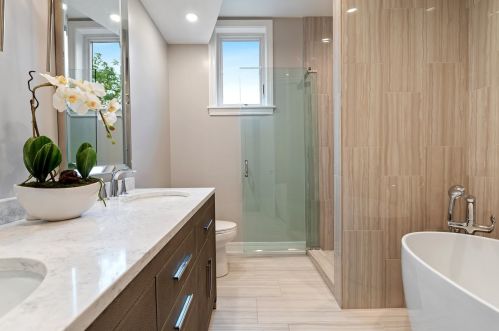 1701 Diversey Pkwy, Chicago IL 60614-1010 exterior