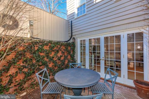 2924 N St, Washington DC 20005-5238 exterior