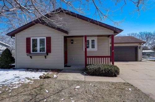 308 Meadow Ln, Poynette, WI 53955-9348