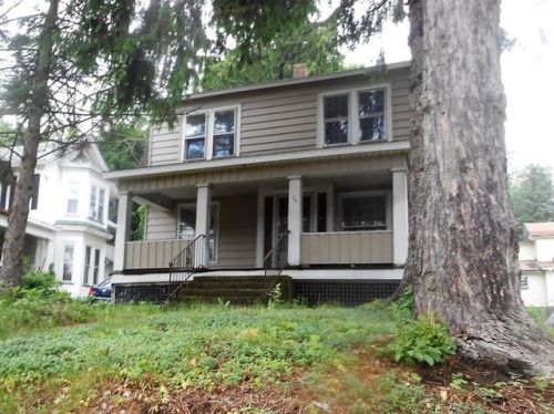 571 Lord St, Meadville, PA 16335-1707