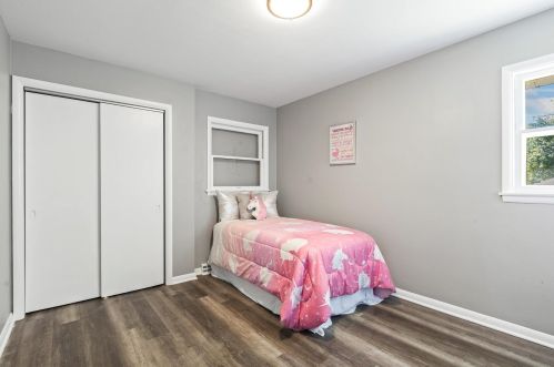 6929 Sussex St, Milwaukee WI 53209-2414 exterior