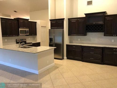 9488 Majestic Way, Boynton Beach, FL 33437-3322