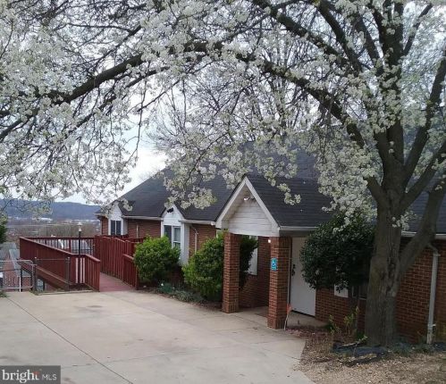 639 Atlantic St, Washington, DC 20032-3738