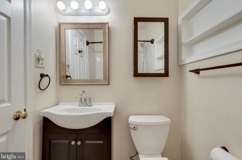 5228 4 St, Washington DC 20003-3481 exterior