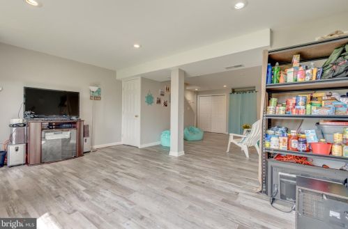 105 Knollwood Dr, Lancaster PA 17601-5613 exterior