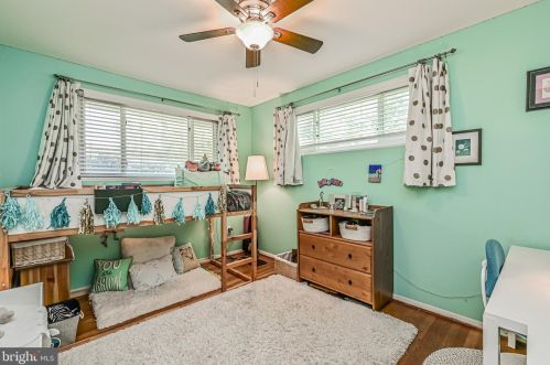 5615 Chase Ct, Alexandria VA 22312-6318 exterior