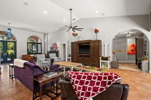 2039 Imperial Cir, Naples FL 34110-1036 exterior