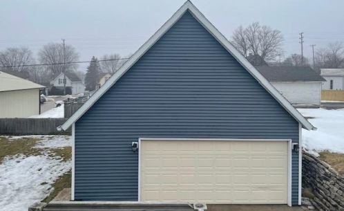 428 5 St, Manitowoc WI 54220-6807 exterior