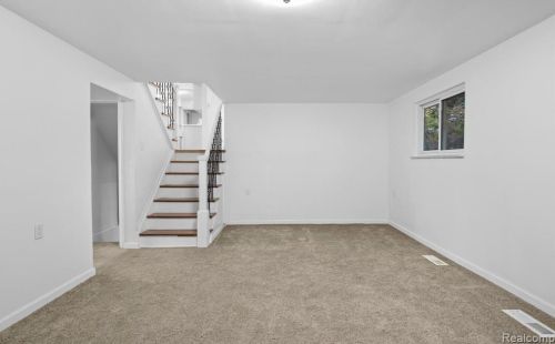 421 Beech Daly St, Dearborn Heights MI  48125-1000 exterior