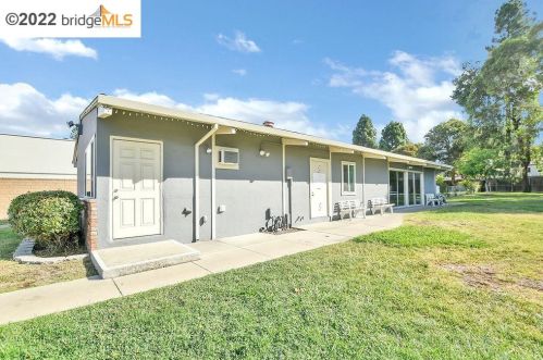 71 A St, Concord CA 94520-5304 exterior