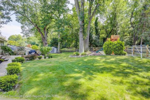 34 Iler Dr, Middletown NJ 07748-3323 exterior