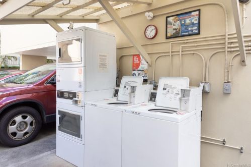 2572 Lemon Rd, Honolulu HI  96815-3766 exterior