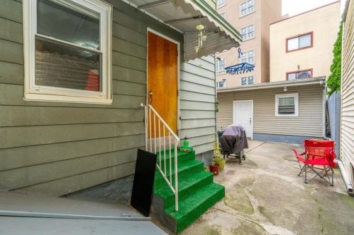 528 St, Union City NJ 07087-3856 exterior