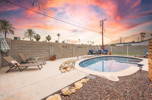 4820 14th Ave, Phoenix AZ  85013-2414 exterior