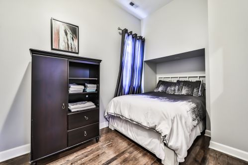 2335 Moffat St, Chicago IL 60647-4312 exterior