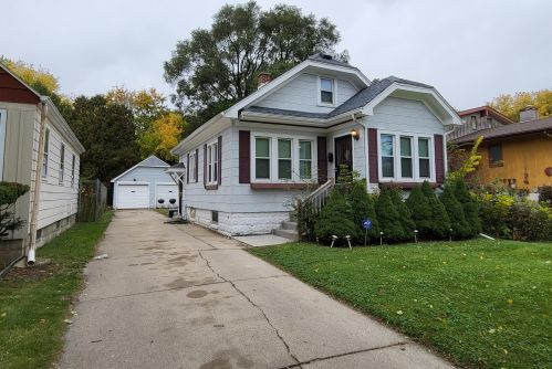 4651 48, Milwaukee WI 53220-4113 exterior