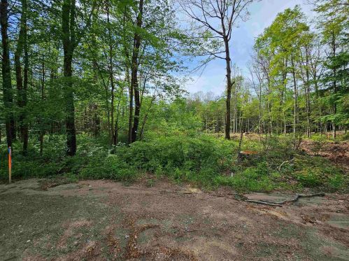 63 Curtisville Rd, Concord, NH 03301