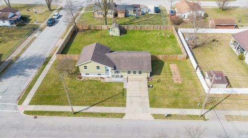 1901 Division St, Mishawaka IN 46545-6201 exterior