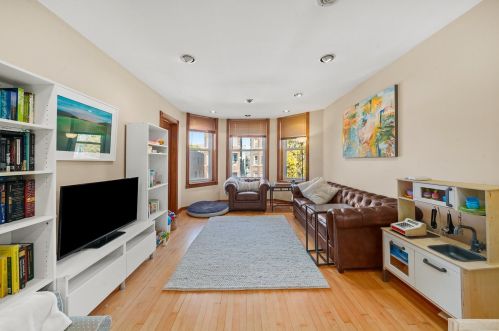 2321 Walton St, Chicago IL 60622-4817 exterior