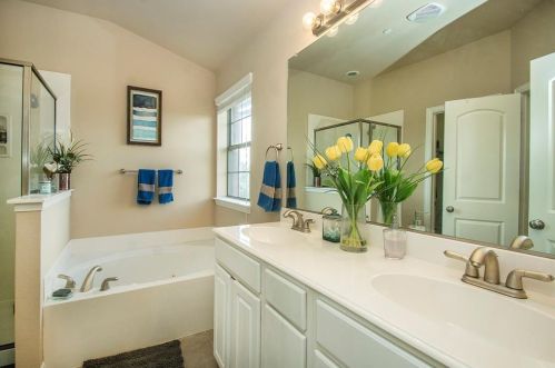 1416 Biltmore Ln, Irving TX exterior