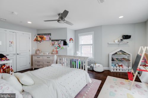 925 Lawrence St, Philadelphia PA 19122-3721 exterior