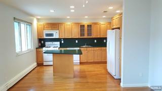 1526 8th St, West Fort Lee NJ  07024-2132 exterior