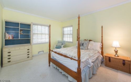 12 Schoolhouse Ln, Morristown NJ 07960-3323 exterior