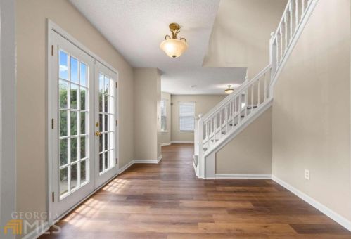 1560 Rogers Crossing Dr, Lithonia GA  30058-7005 exterior