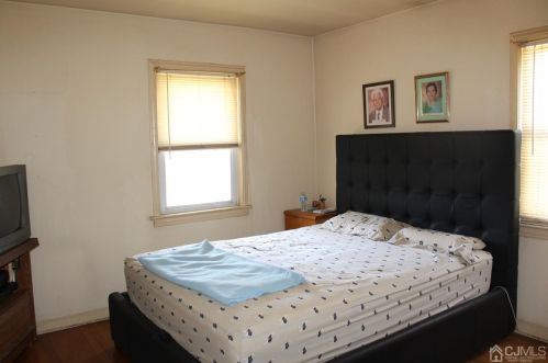 58 Marconi Ave, Iselin, NJ 08830-1645