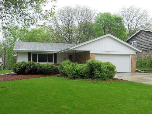 4464 105th St, Milwaukee WI  53225-4512 exterior