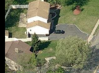 21 Half Acre Rd, Monroe Twp, NJ 08831-1114