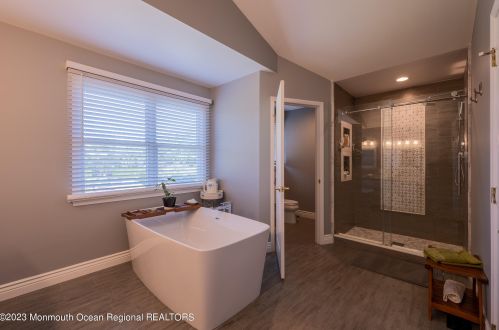 16 Country Vw Dr, East Freehold NJ 07728-9026 exterior