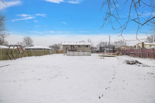 48229 Mallard Dr, New Baltimore MI 48047-2286 exterior