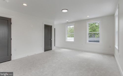 907 Gilbert Rd, Rockville MD  20851-1315 exterior