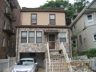 17 Chapman Pl, Irvington, NJ 07111-1917