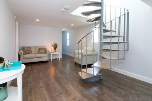 1146 Garnet Ave, San Diego CA 92109-2833 exterior