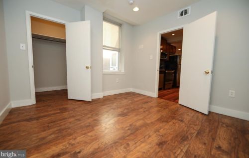 1702 2nd St, Philadelphia PA 19122-2639 exterior