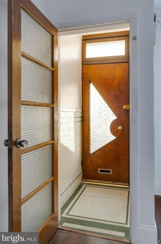 1821 Carlisle St, Philadelphia PA 19145-2307 exterior