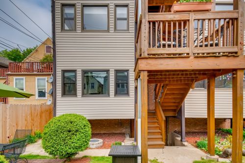 1655 Olive Ave, Chicago IL  60660-4102 exterior