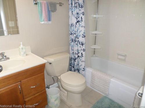 39733 Vlg Wood Ln, Novi MI 48375-4554 exterior