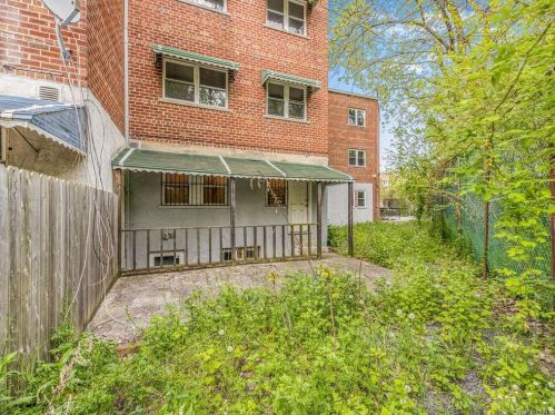 461 Commonwealth Ave, Bronx NY 10473-3502 exterior