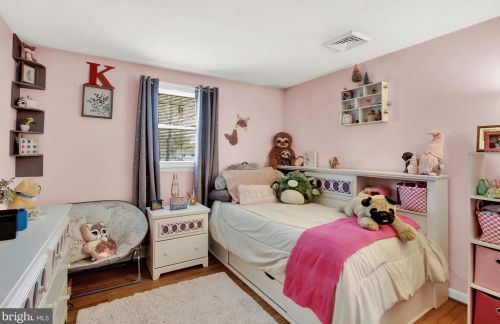 1243 Crestwood Dr, Pottstown PA 19464-2931 exterior