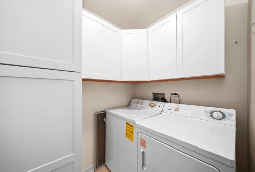 1515 Wells St, Chicago IL 60610-2565 exterior