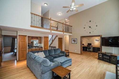 11070 Rambling Oaks Dr, Saint Louis MO 63128-2036 exterior