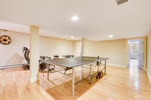 21 Southfield Rd, Edison NJ 08820-3141 exterior