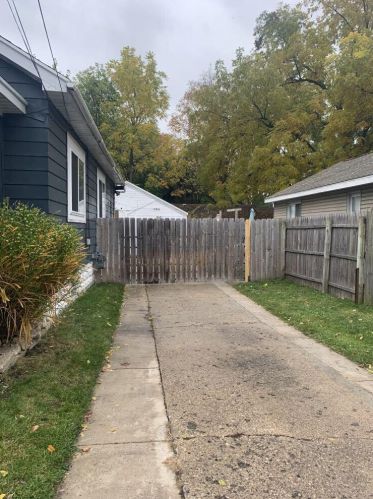 116 32nd St, Grand Rapids MI 49512-1774 exterior