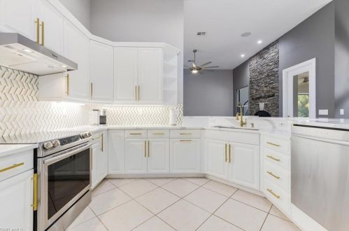 160 Logan Blvd, Naples FL 34119-1423 exterior