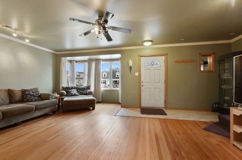 10738 Kedzie Ave, Chicago, IL 60655-2106