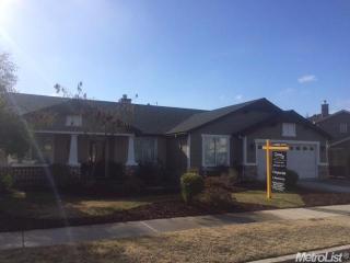 142 Memory Ln, Turlock, CA 95382-7271