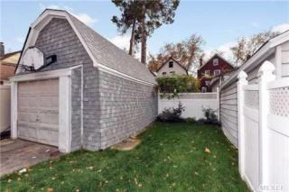 6848 Manse St, Flushing NY  11375-5735 exterior